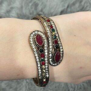 Elegant Gold and Red Gemstone Clasp Bracelet